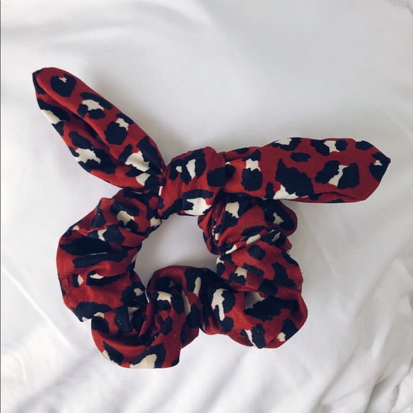 Scrunchie - Picture 2 of 3